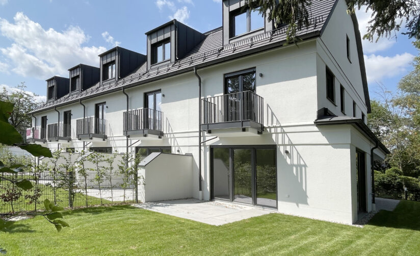 Pasing | First of four townhouses sold!